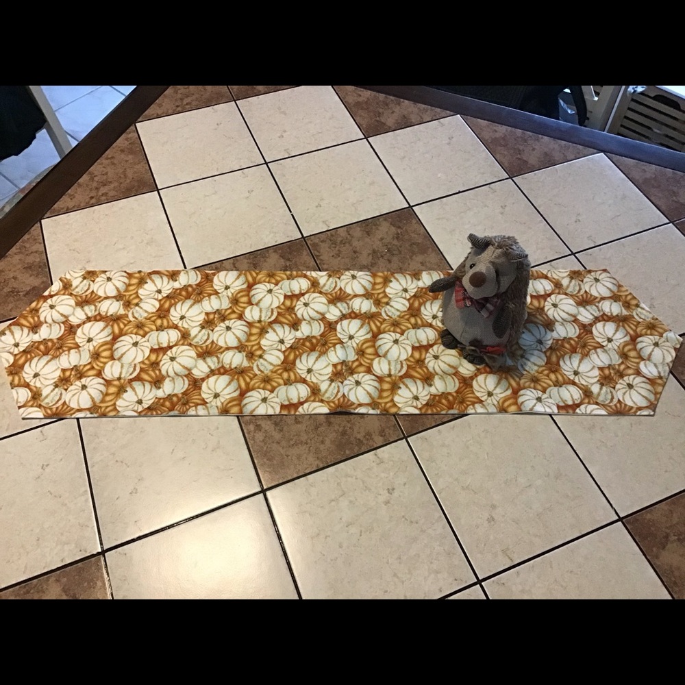 Pumpkin table runner - NEW